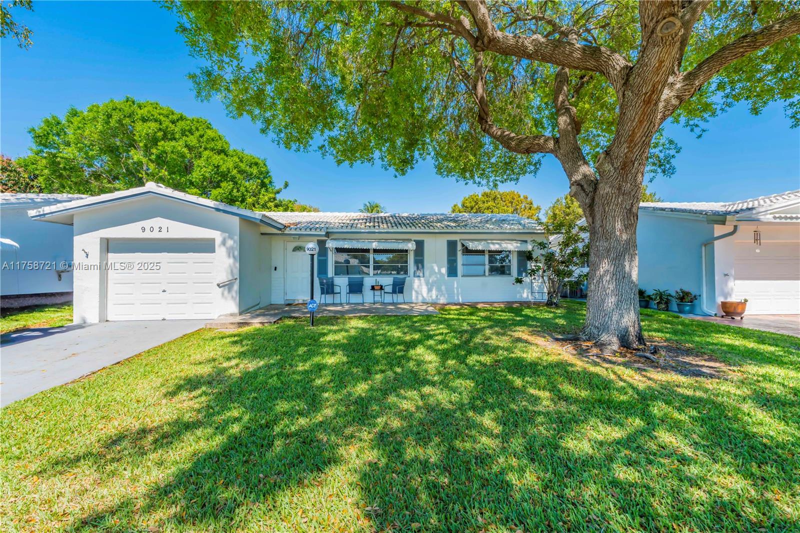 Property for Sale at 9021 Nw 12th St, Plantation, Miami-Dade County, Florida - Bedrooms: 3 
Bathrooms: 2  - $325,000