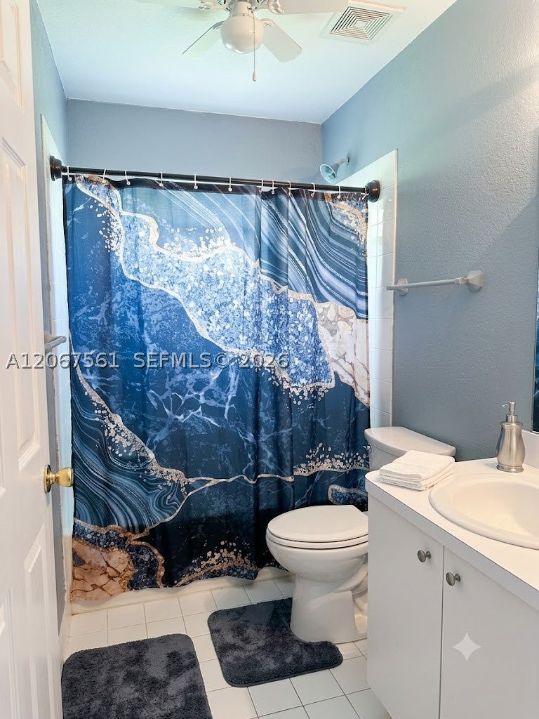 221 NE 35th St