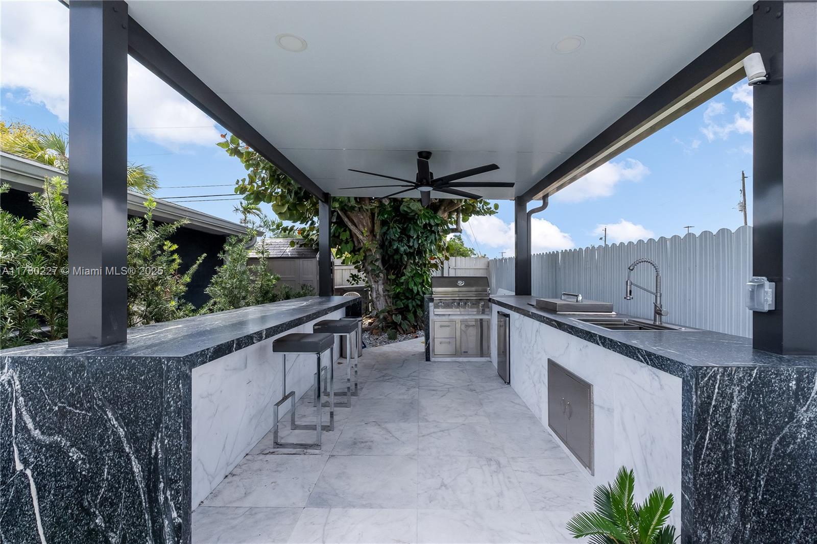 550 SW 69th Ave 1