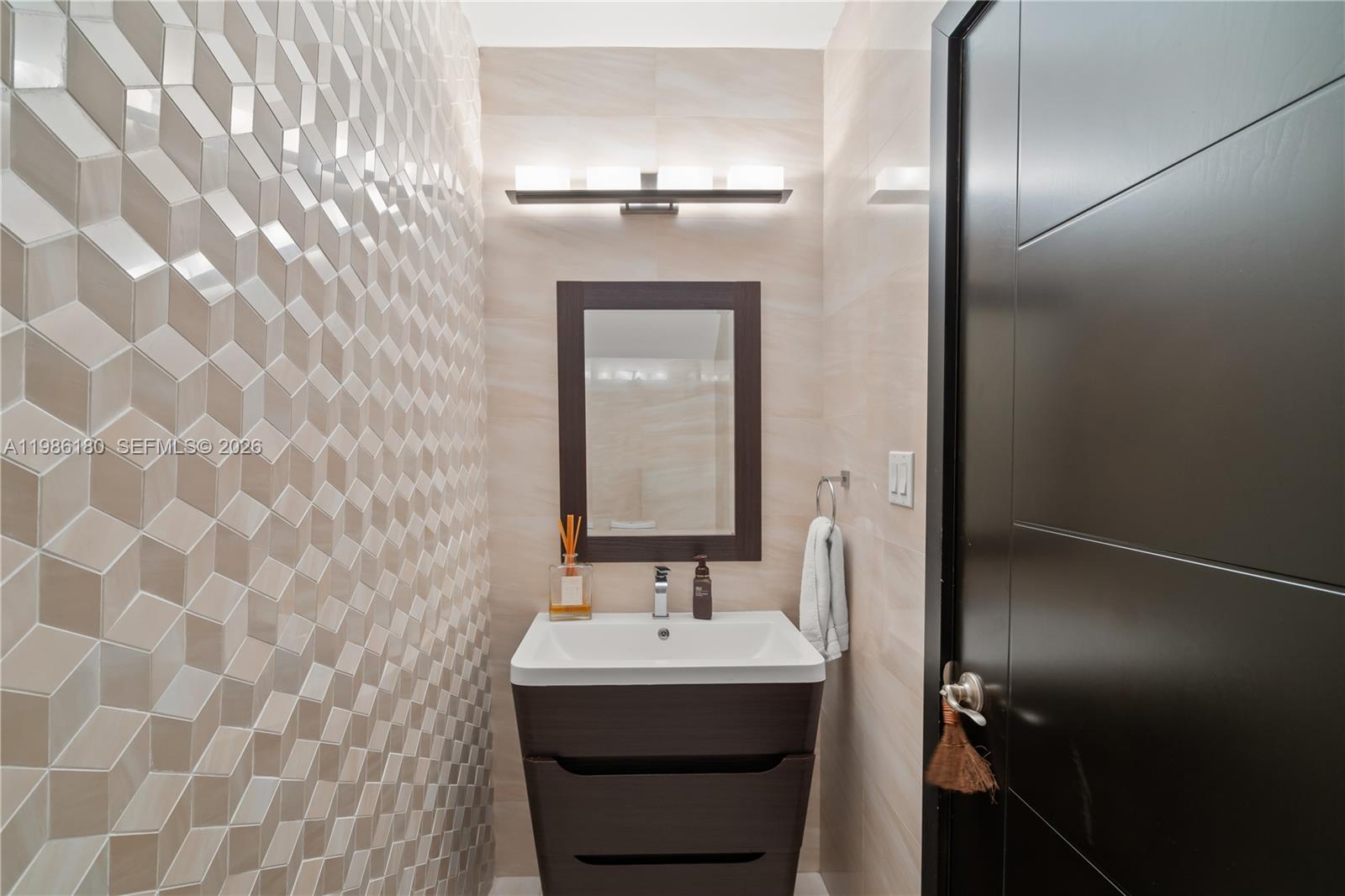 CORAL GABLES SEC B - Residential Lease