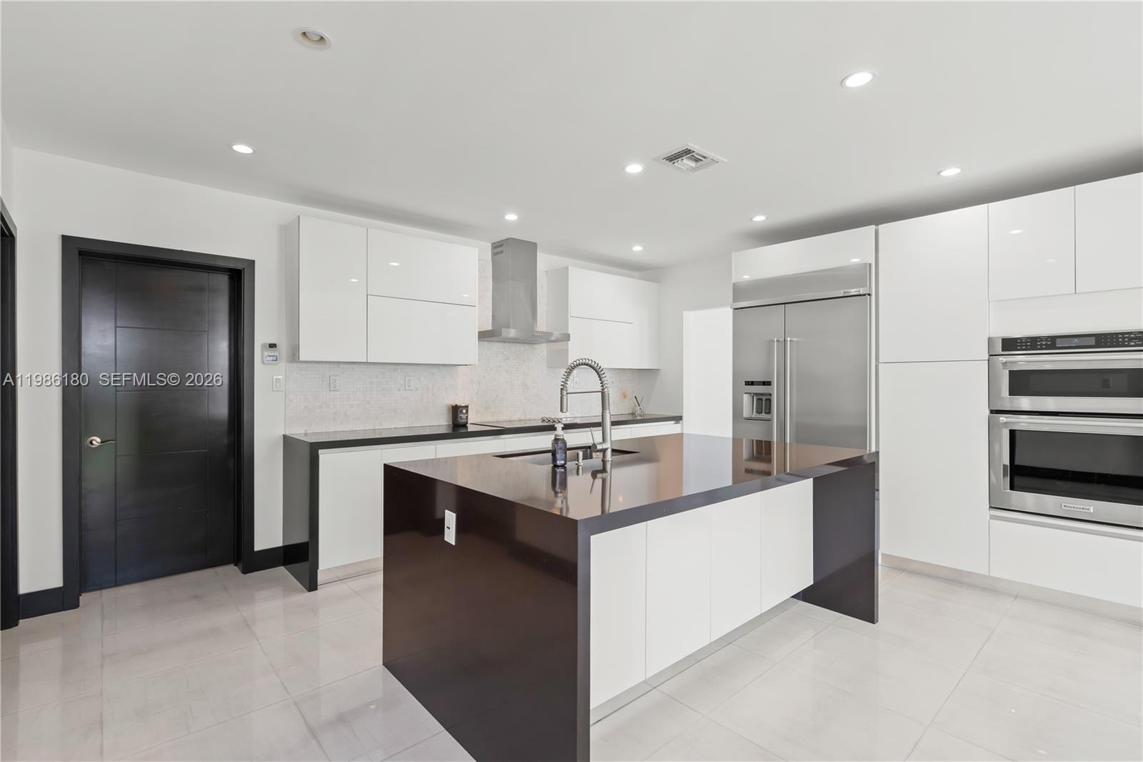 CORAL GABLES SEC B - Residential Lease