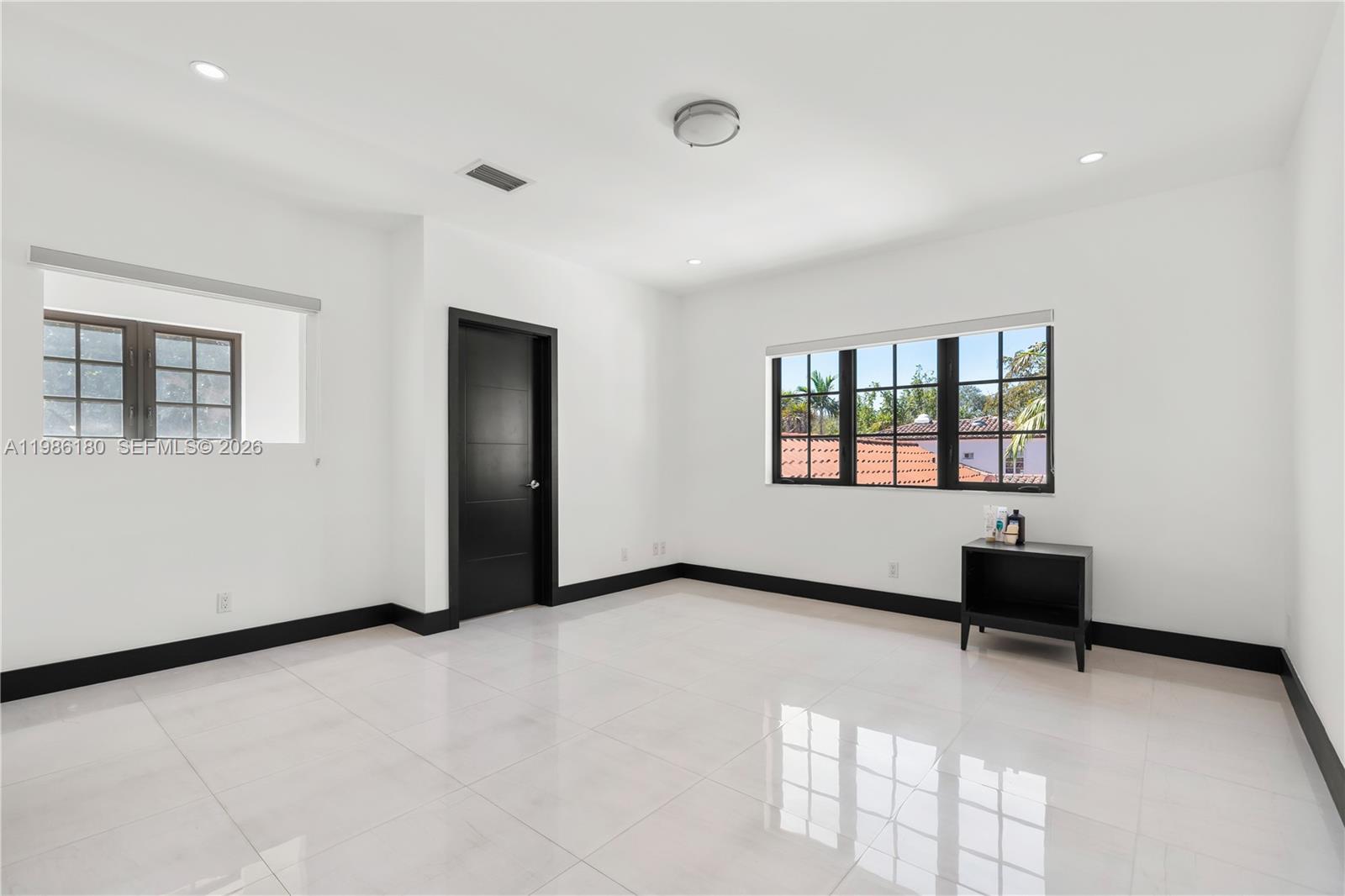 CORAL GABLES SEC B - Residential Lease