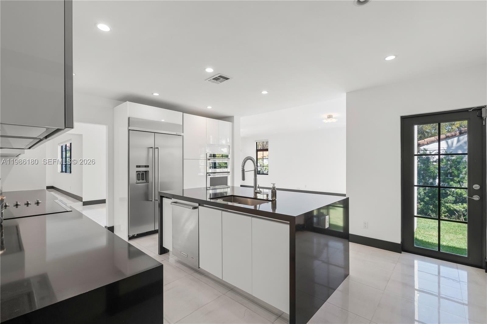 CORAL GABLES SEC B - Residential Lease