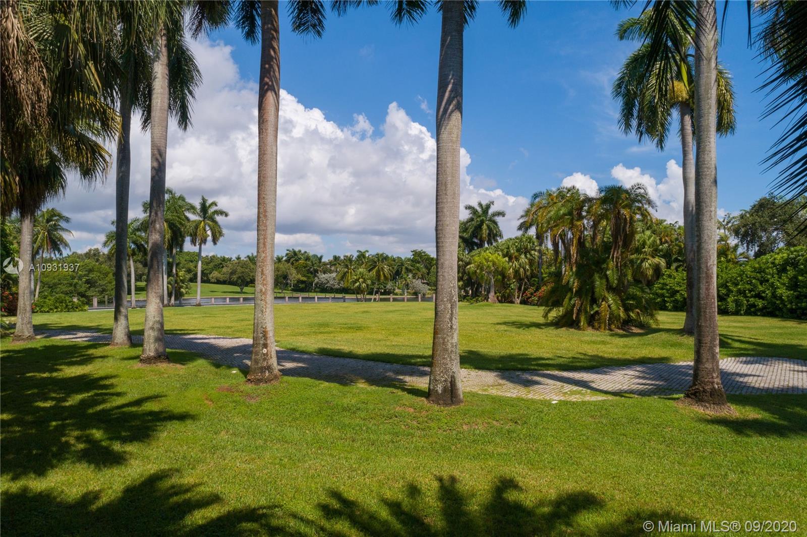 GABLES ESTATES NO 2 - Land