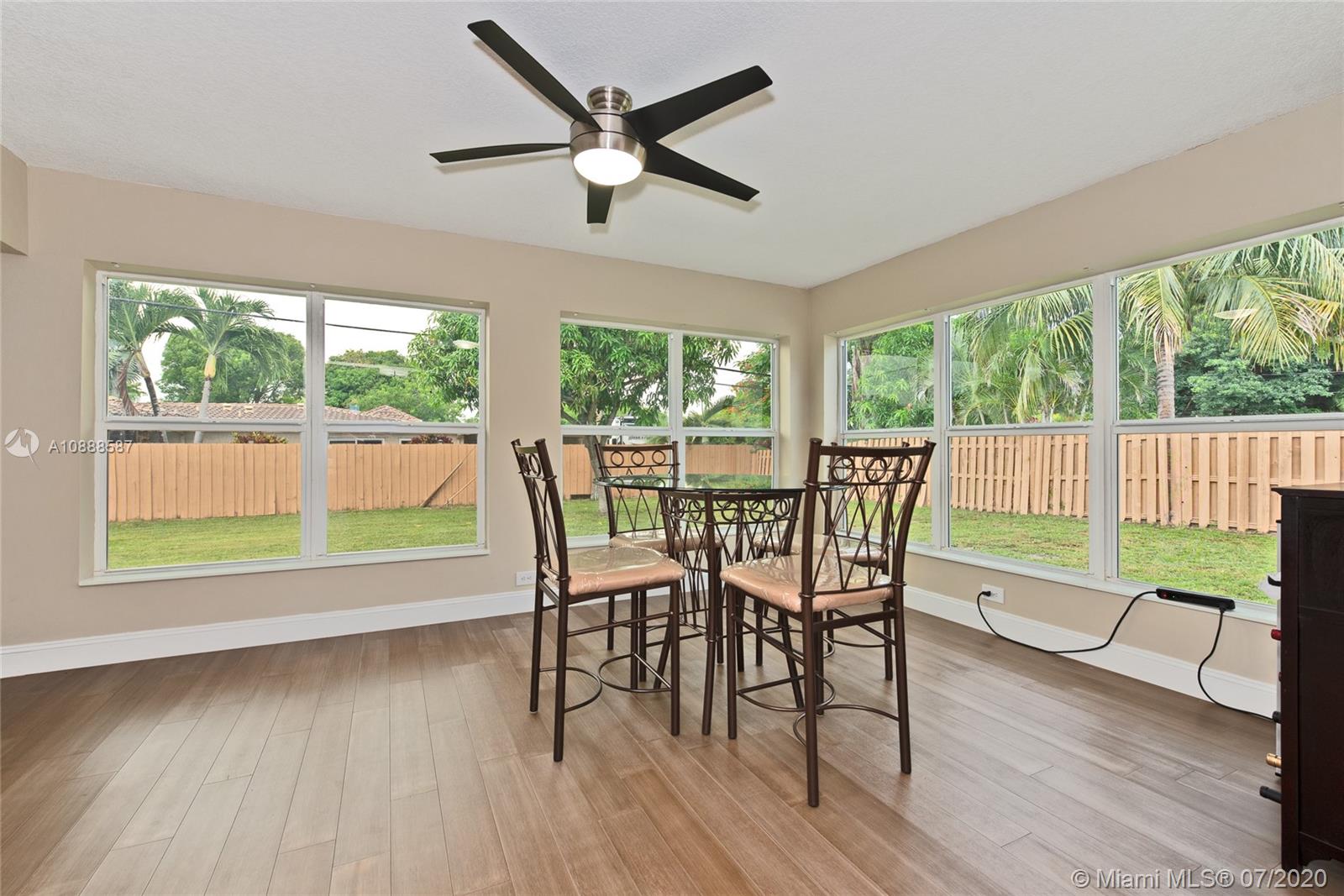 LYONS PARK - Residential