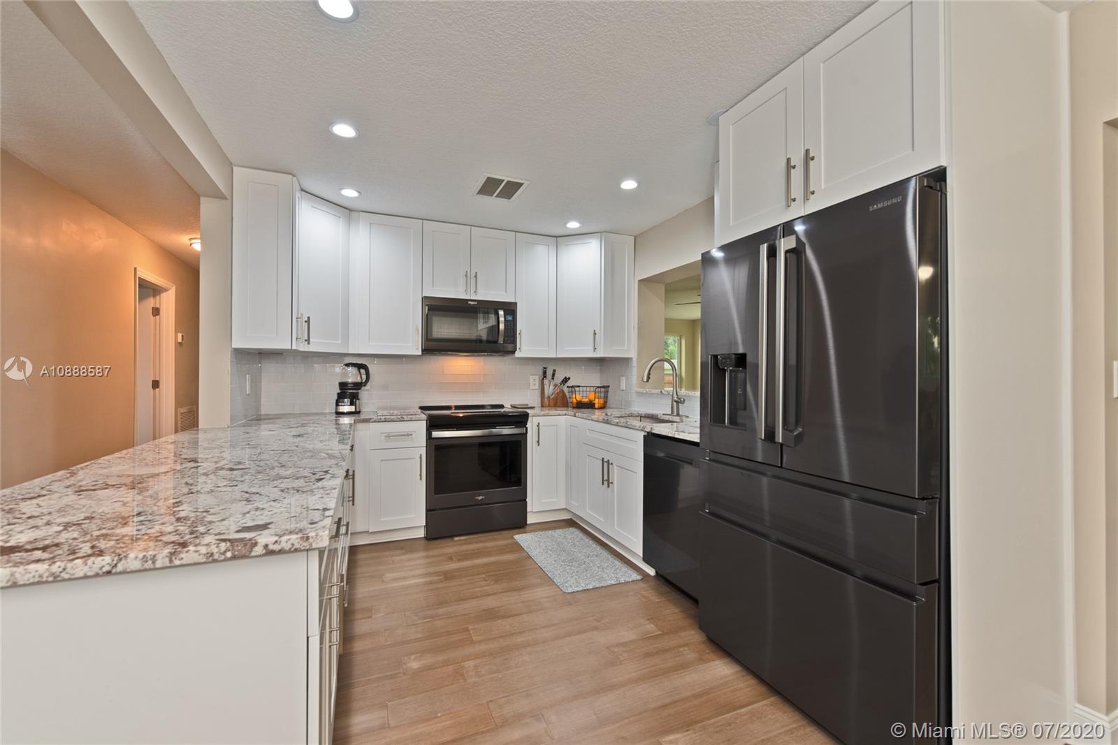 LYONS PARK - Residential