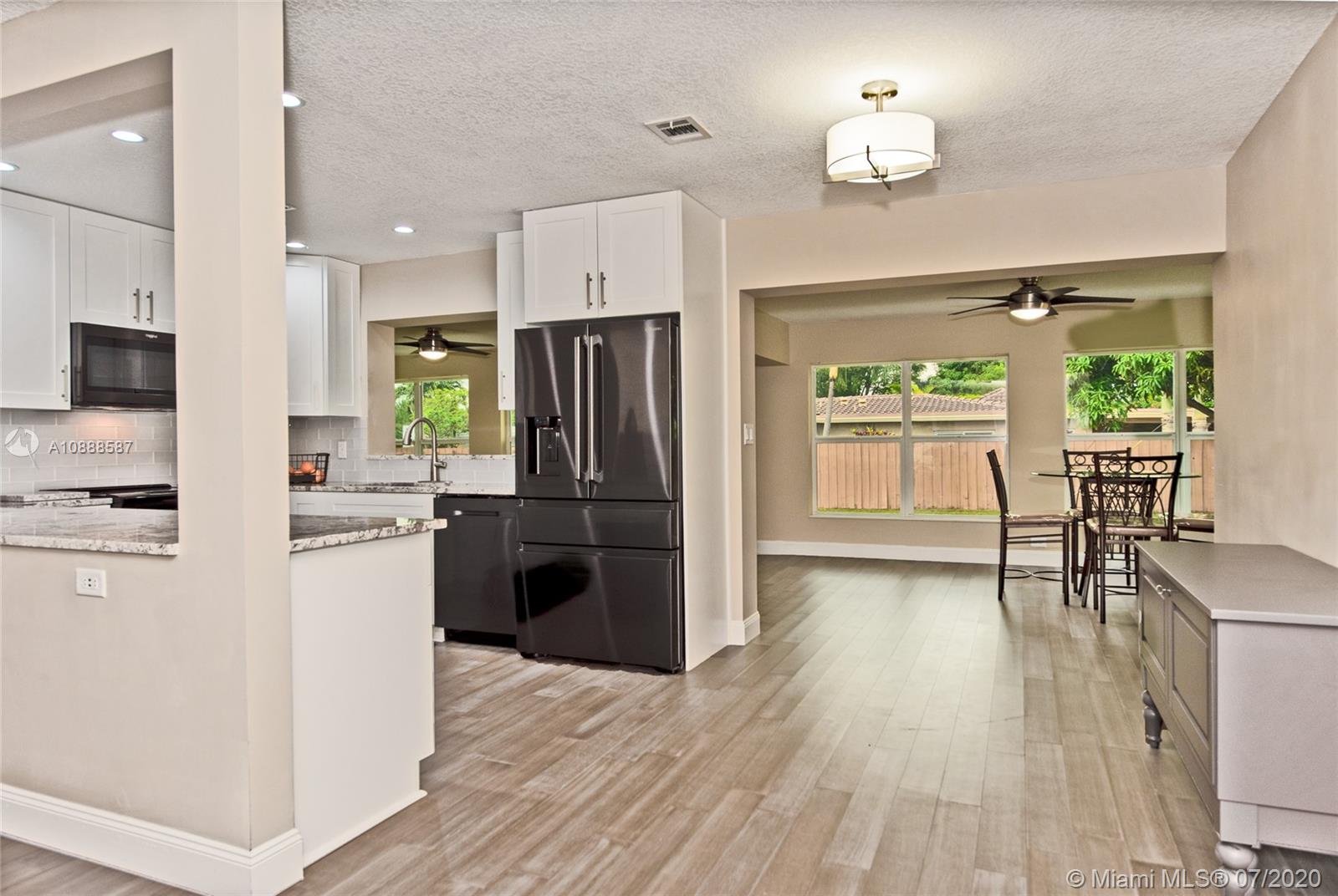 LYONS PARK - Residential