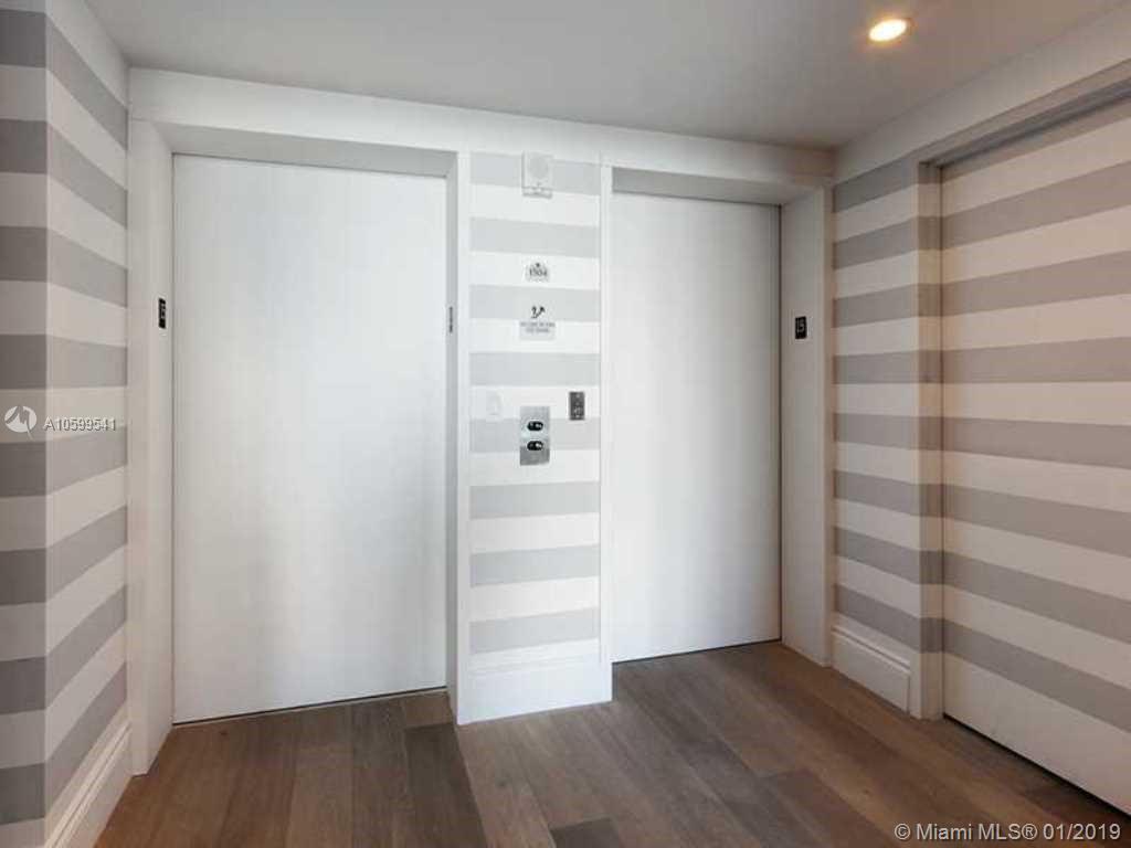 CONTINUUM ON SOUTH BEACH - Residential