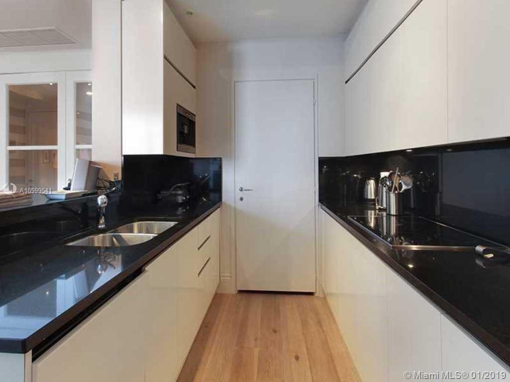 CONTINUUM ON SOUTH BEACH - Residential