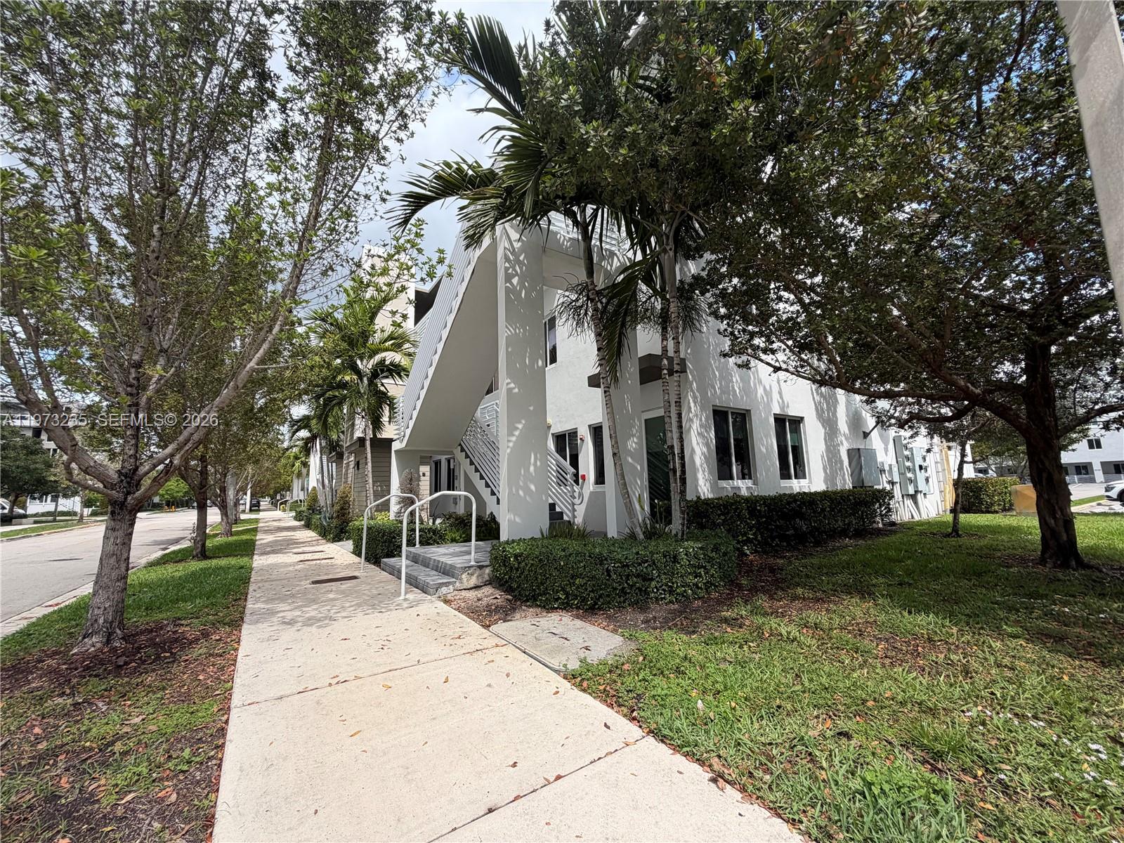 6401 NW 103rd Pl 106