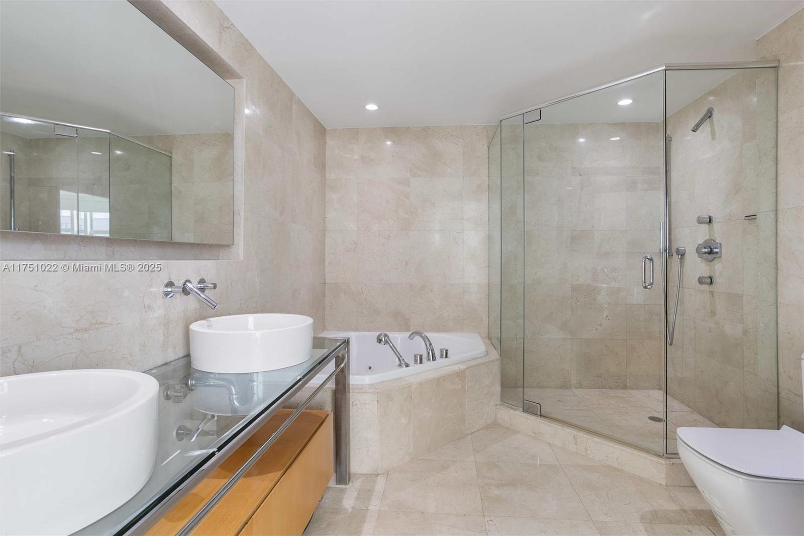 6000 INDIAN CREEK CONDO - Residential