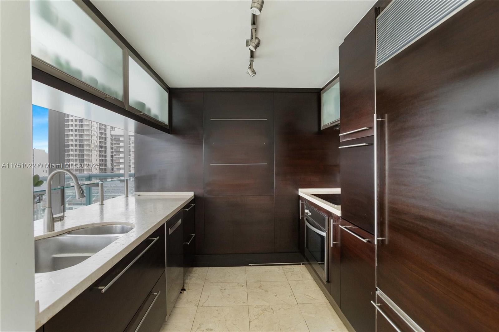 6000 INDIAN CREEK CONDO - Residential