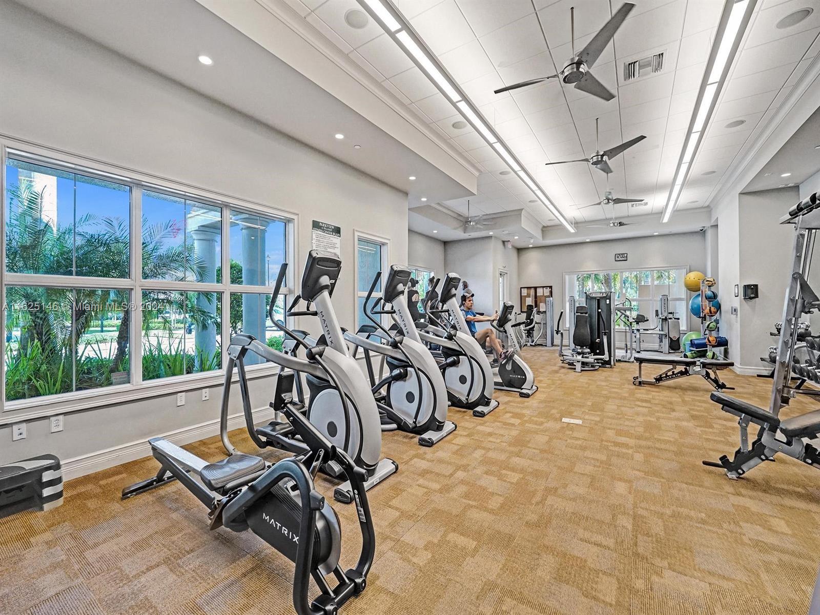 HILLCREST COUNTRY CLUB SO - Residential Lease