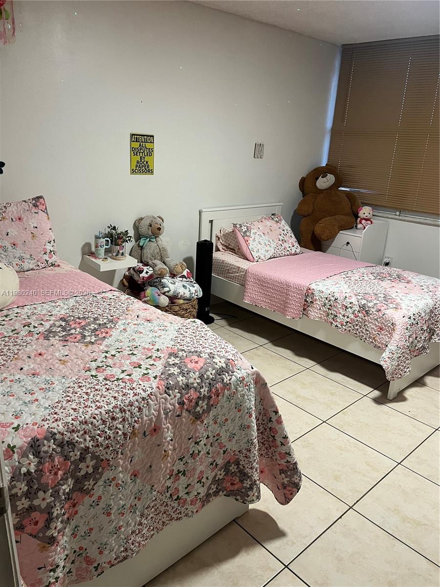 MANGO HILL CONDO NO 2 - Residential