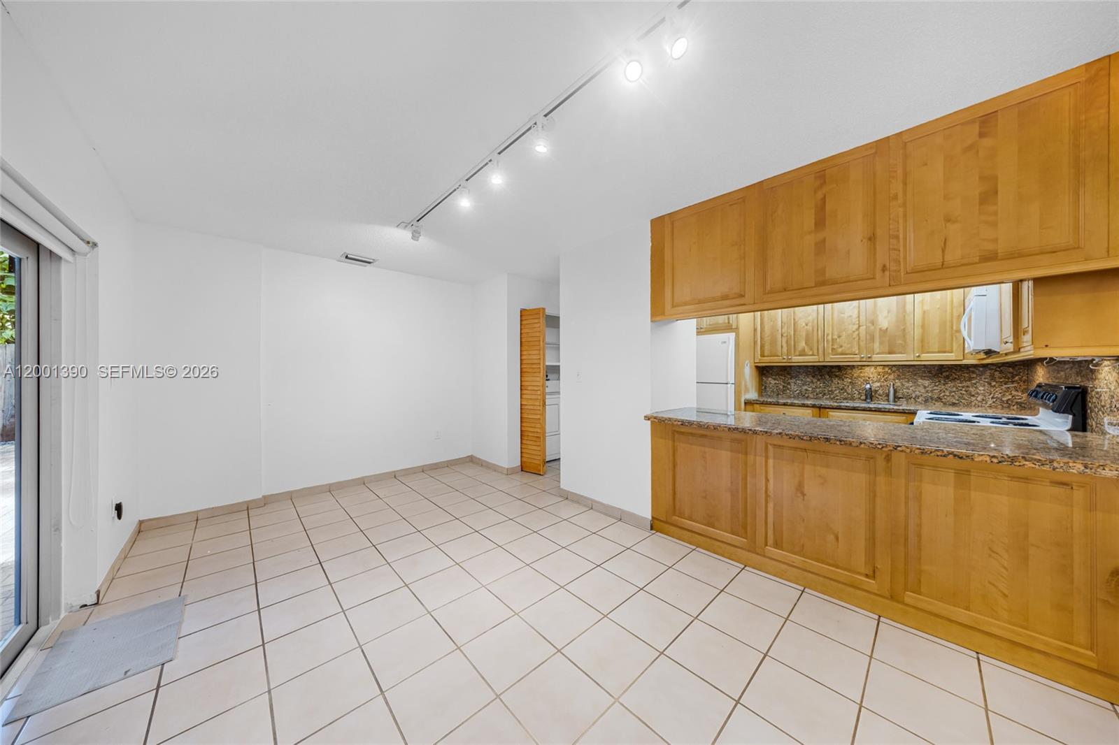 SWEETWATER HILLS - Residential Lease