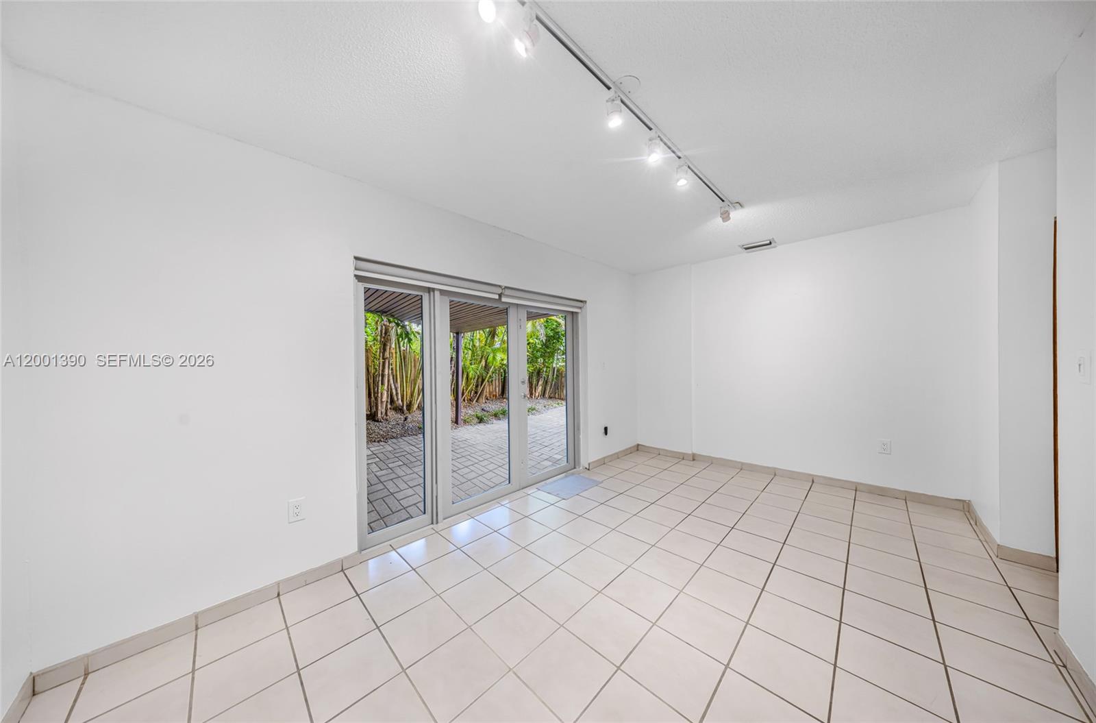 SWEETWATER HILLS - Residential Lease