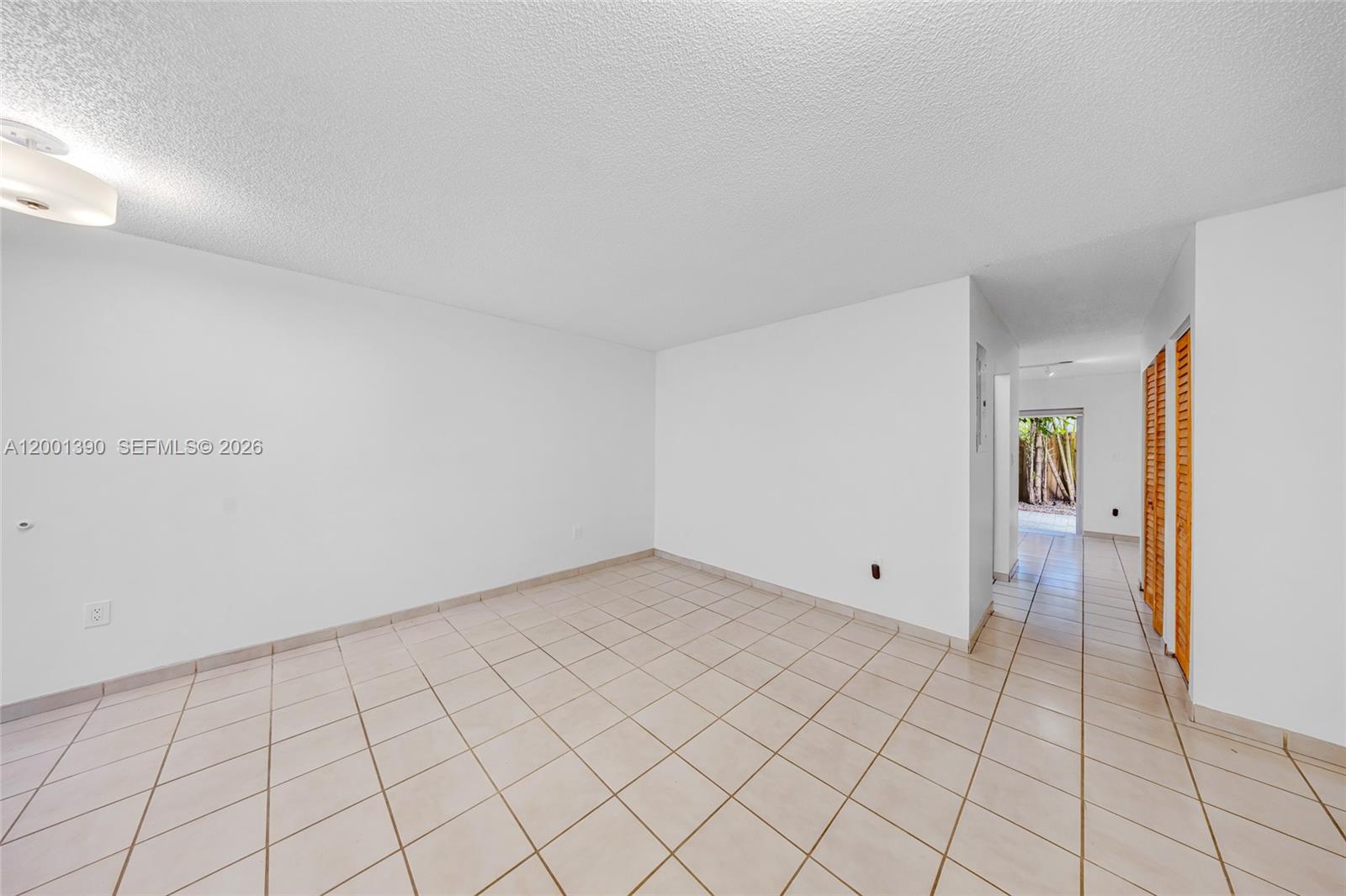 SWEETWATER HILLS - Residential Lease