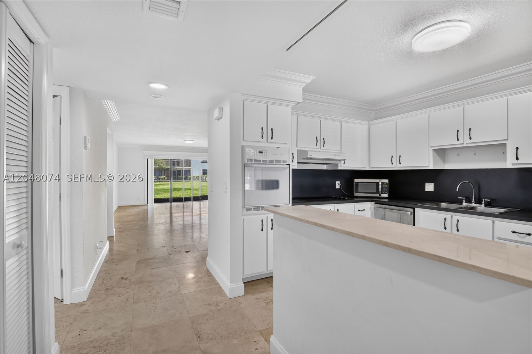 359 Lakeview Dr 102