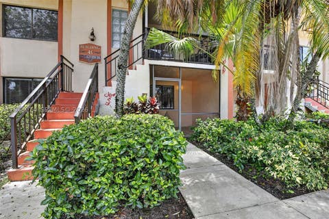 Photo of 359 Lakeview Dr #102, Weston, FL 33326 (MLS # A12048074)
