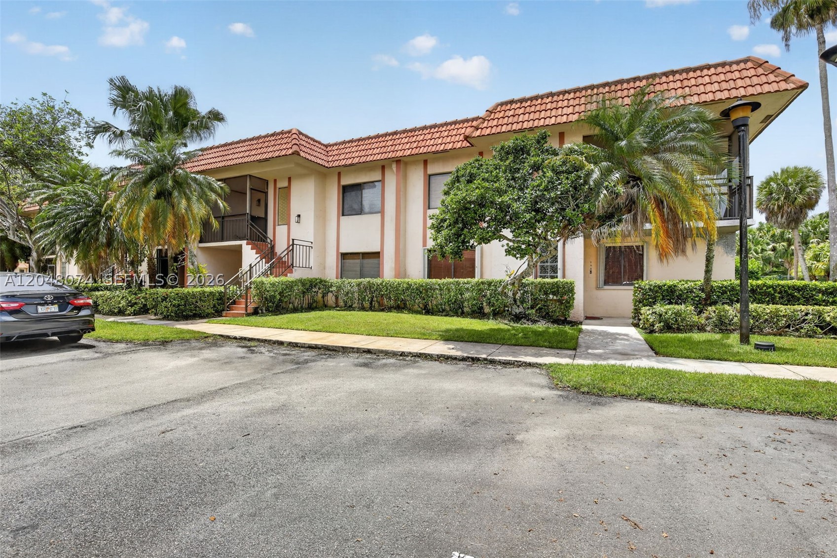 359 Lakeview Dr 102