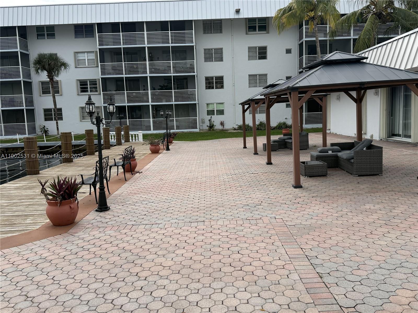 EDEN ISLES CONDO NO 6 - Residential