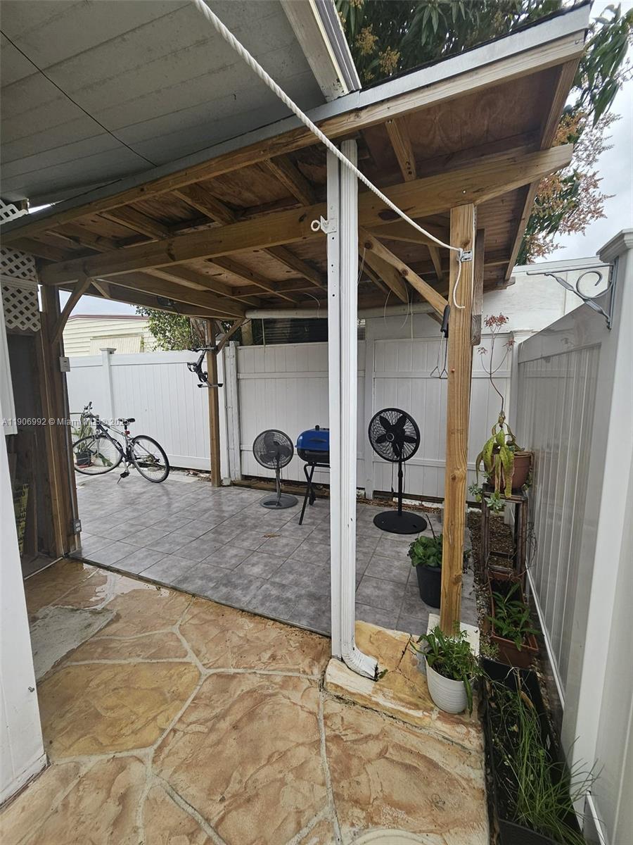 ESTATES OF FORT LAUDERDALE - Residential