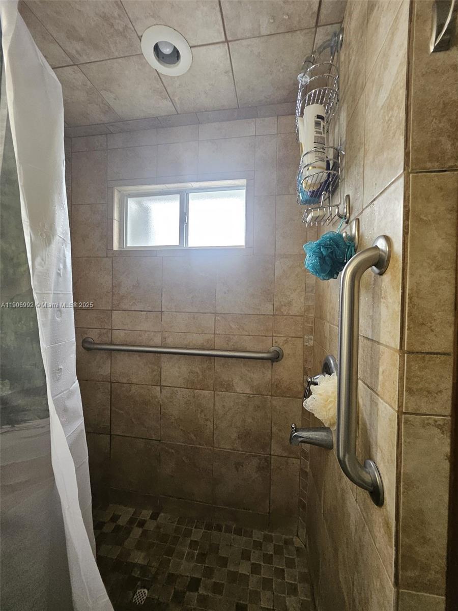 ESTATES OF FORT LAUDERDALE - Residential