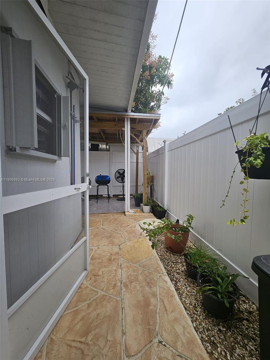 ESTATES OF FORT LAUDERDALE - Residential