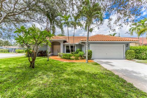 Photo of 5383 SW 11th St, Plantation, FL 33317 (MLS # A11436845)