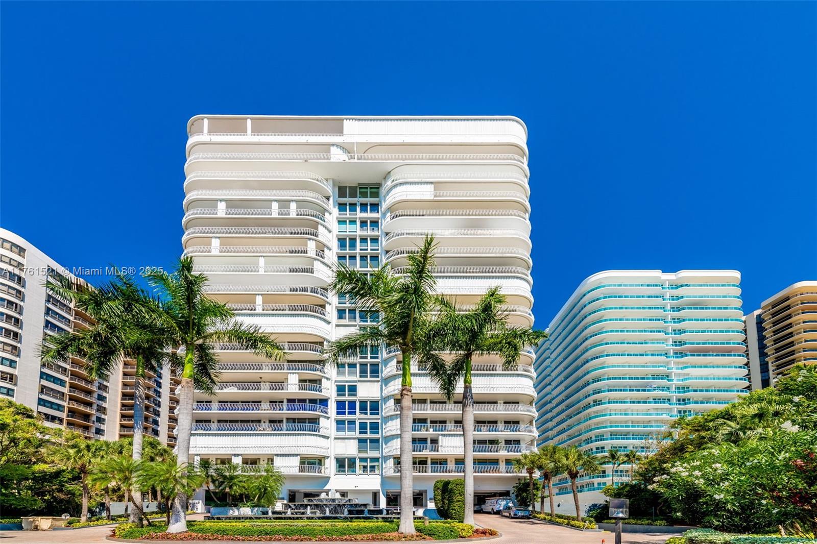 10155 Collins Ave 1009