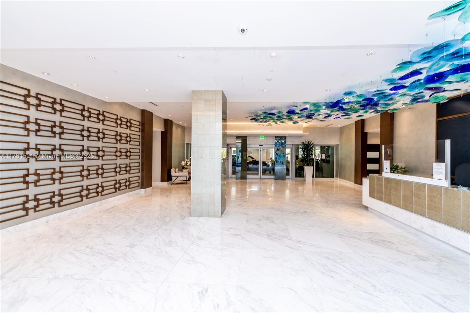 10155 Collins Ave 1009
