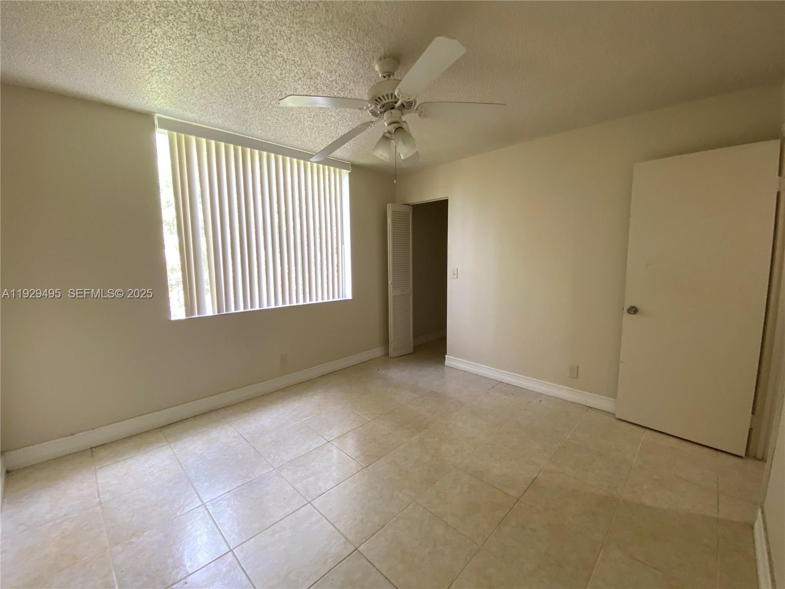 WINDWARD LAKES CONDO - Residential