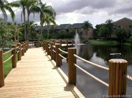 WINDWARD LAKES CONDO - Residential