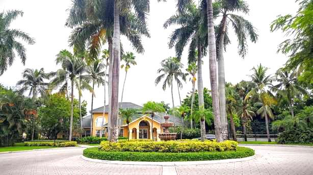 WINDWARD LAKES CONDO - Residential