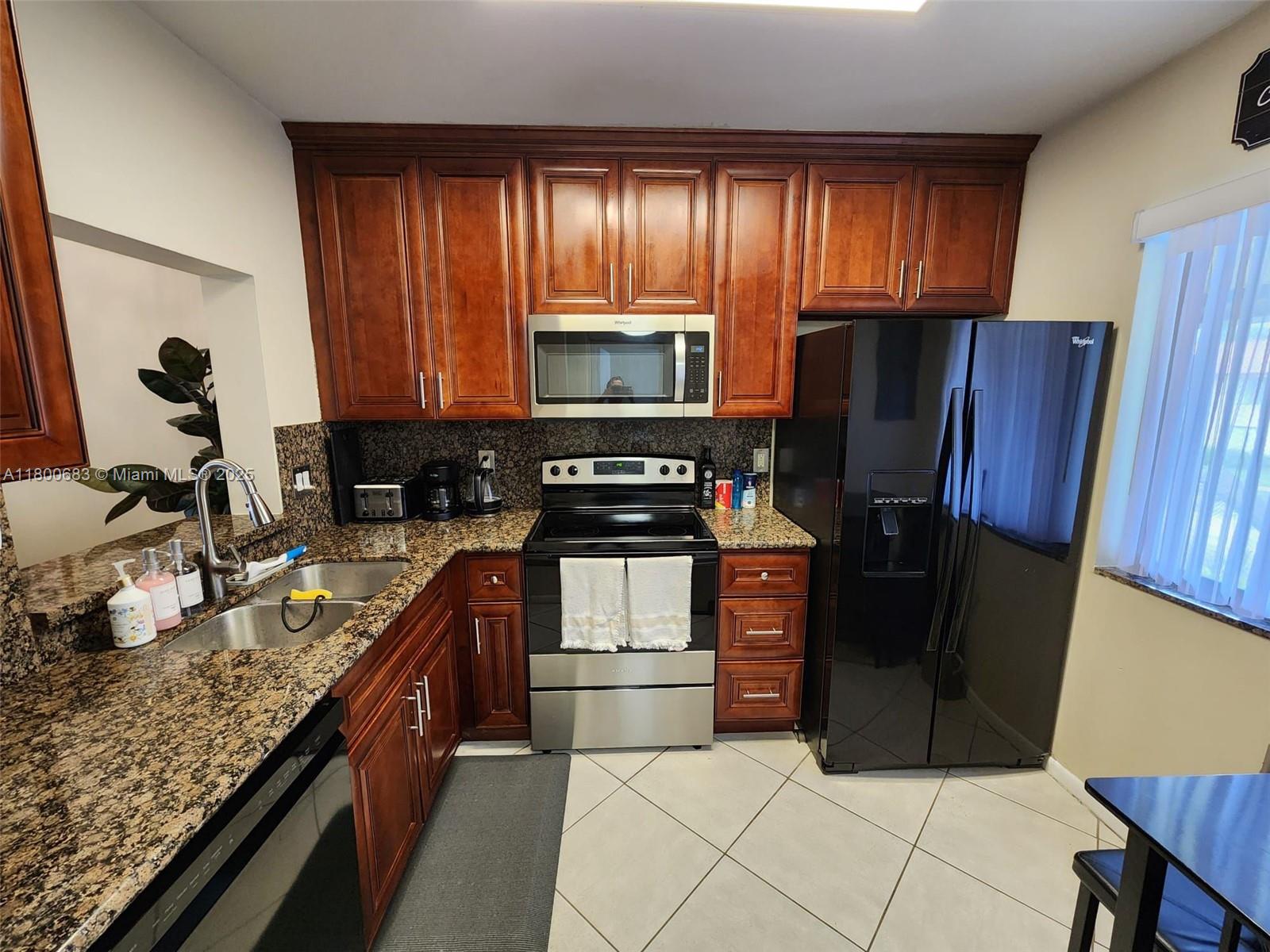 KENSINGTON WALK CONDO - Residential Lease