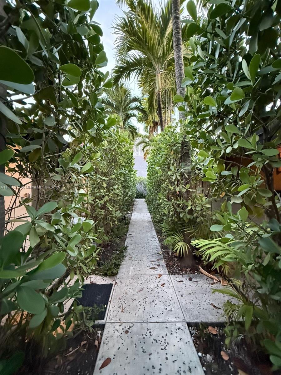 118 NW 24th St 4