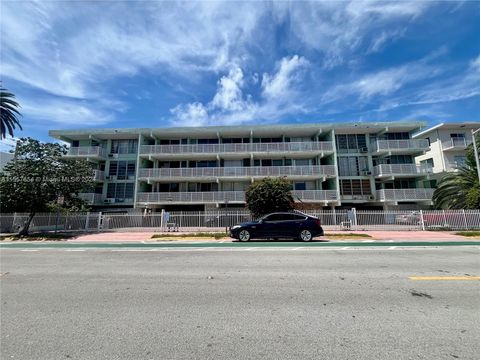 Condominium in Miami Beach FL 1400 Pennsylvania Ave.jpg
