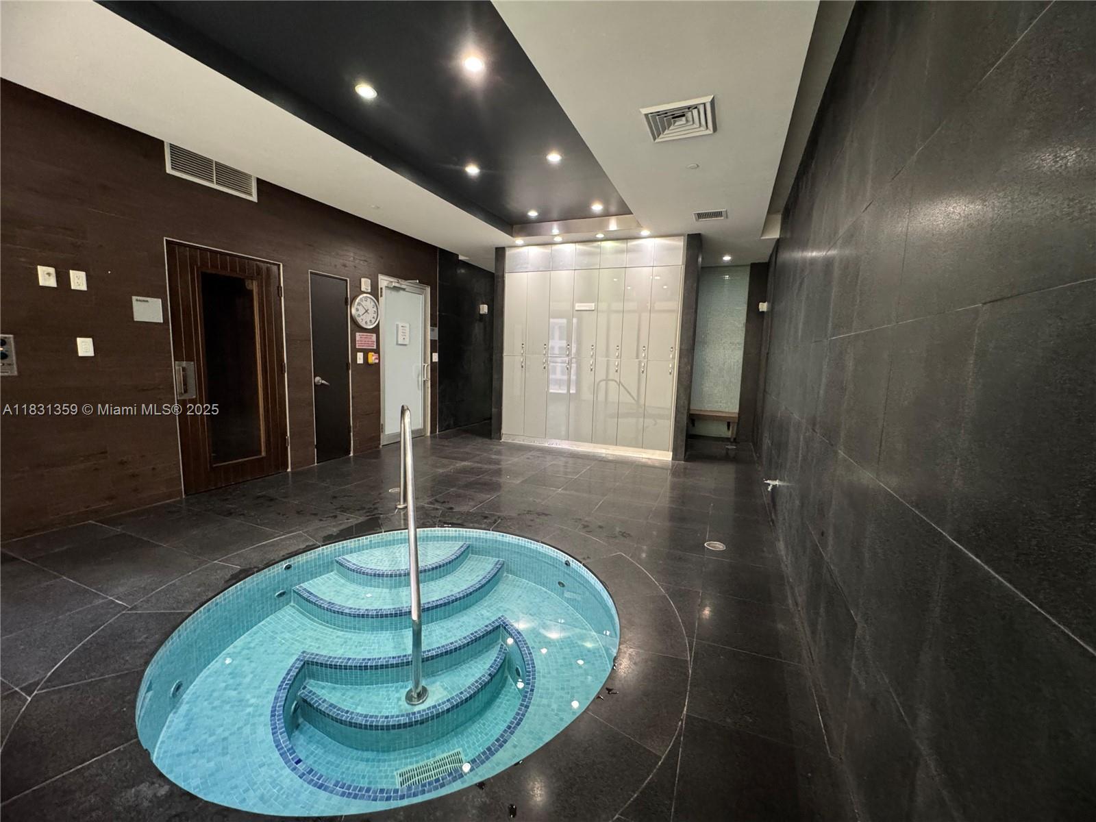 500 BRICKELL WEST CONDO - Residential