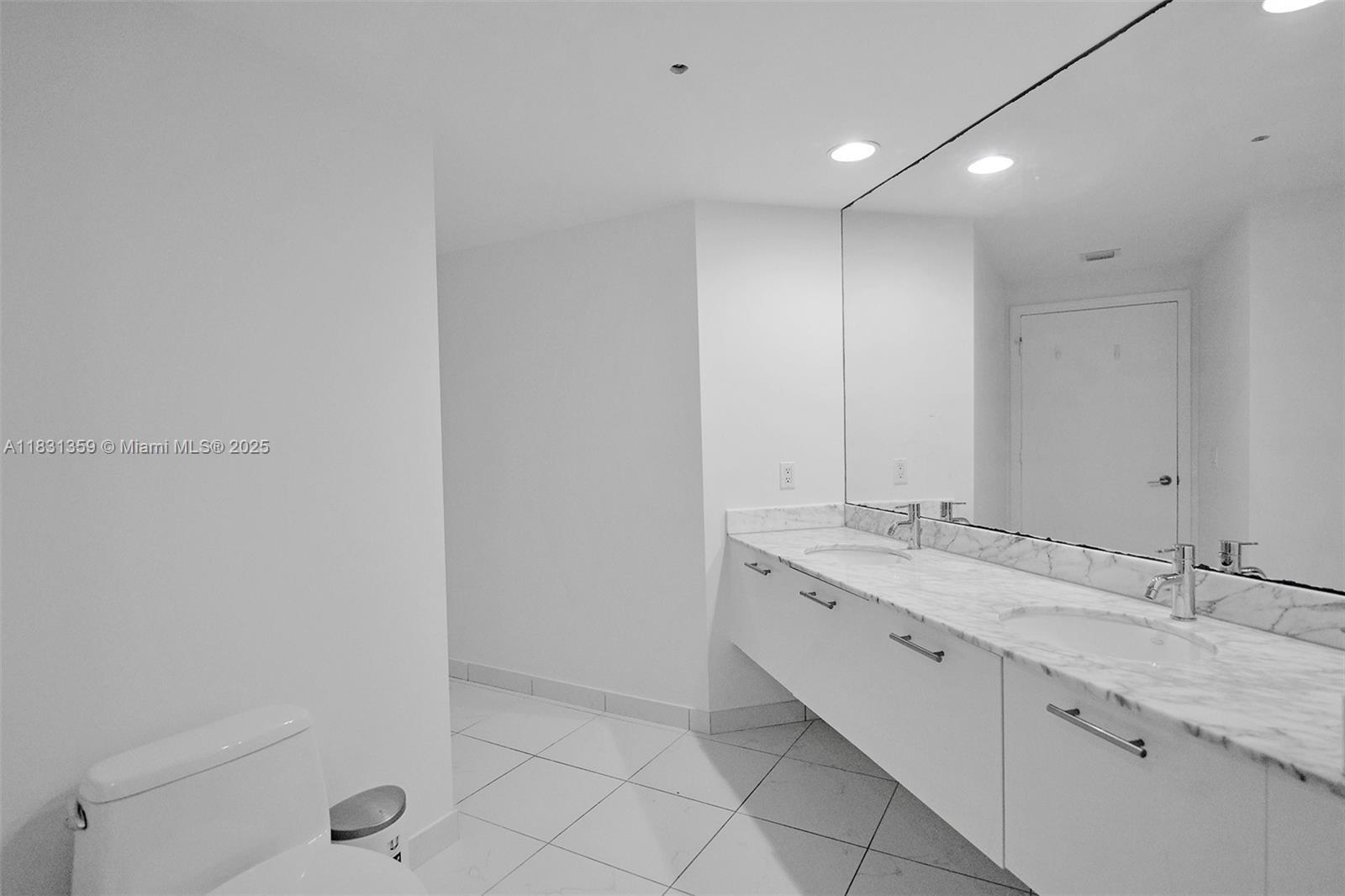 500 BRICKELL WEST CONDO - Residential