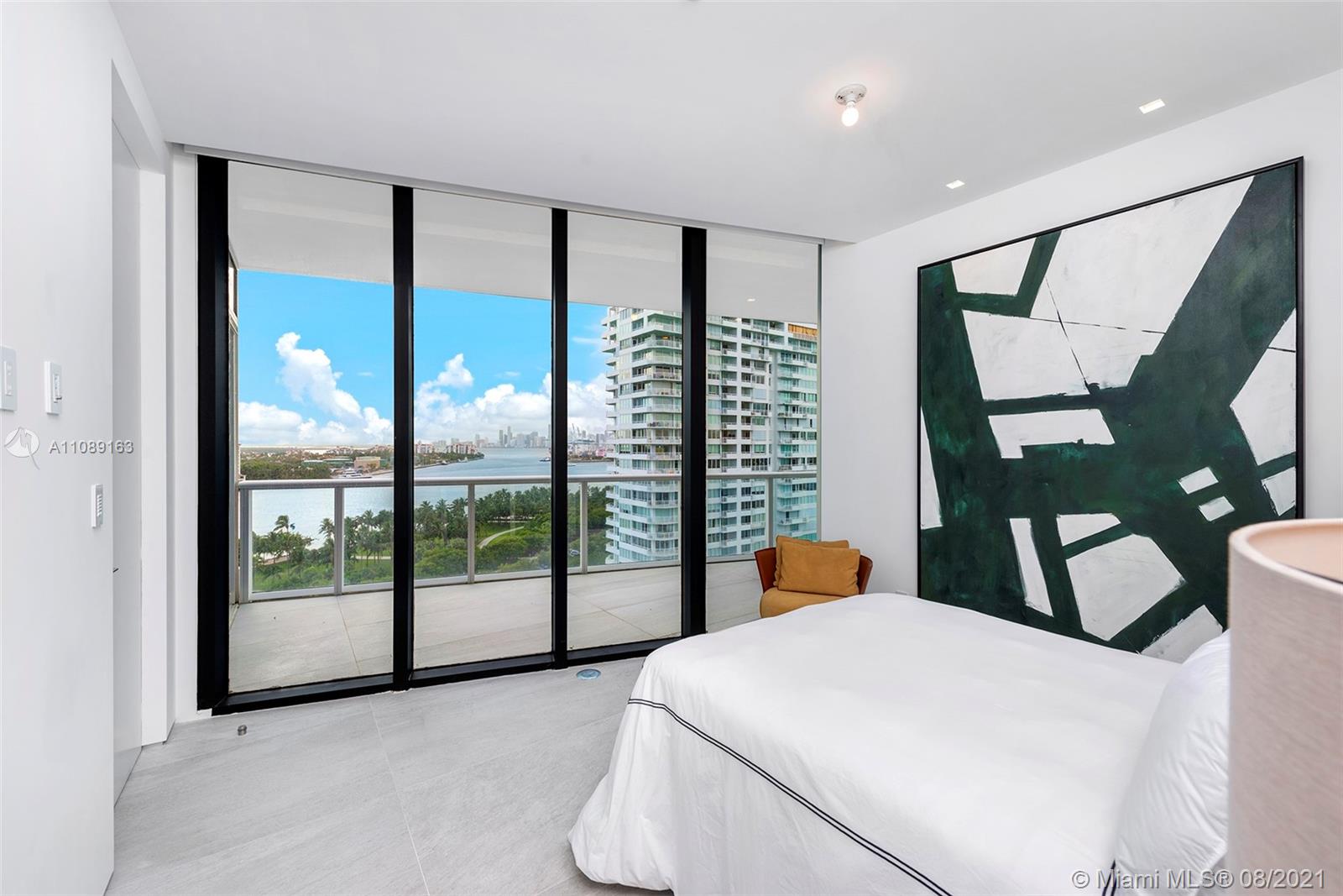 CONTINUUM ON SOUTH BEACH - Residential
