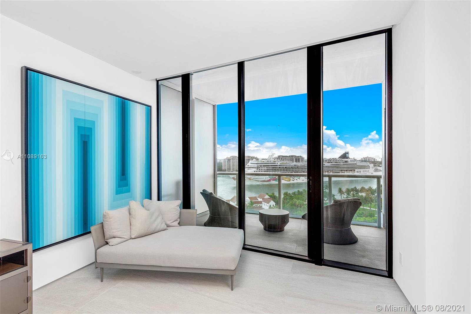 CONTINUUM ON SOUTH BEACH - Residential