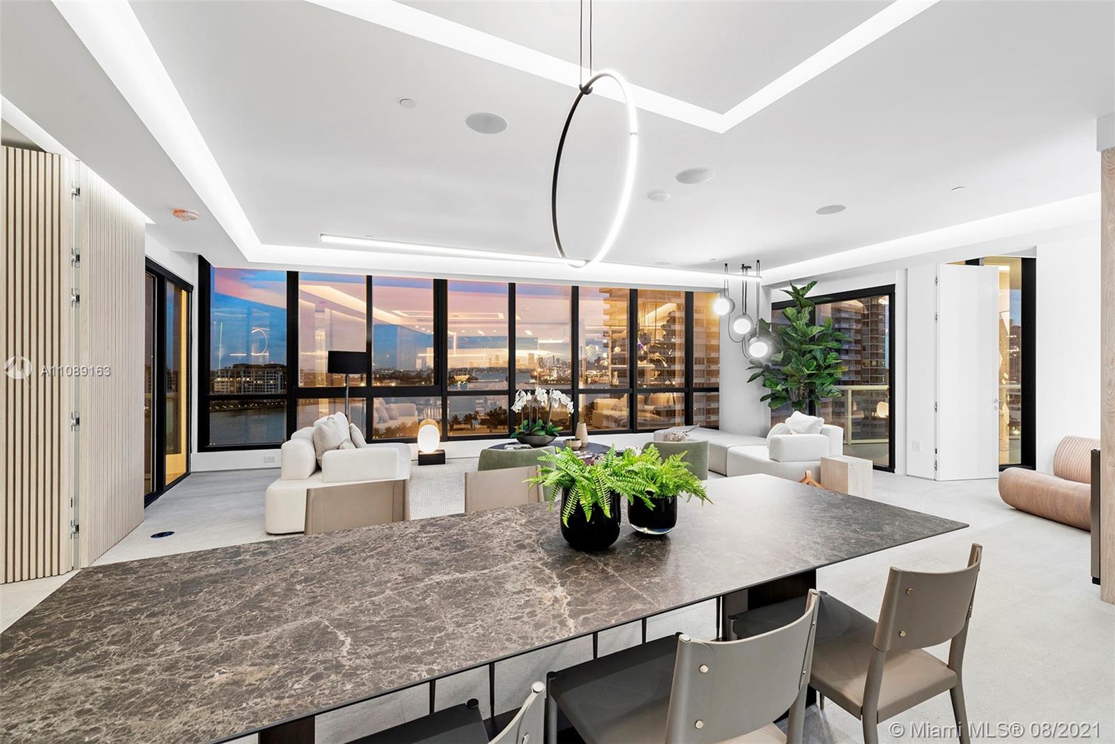 CONTINUUM ON SOUTH BEACH - Residential