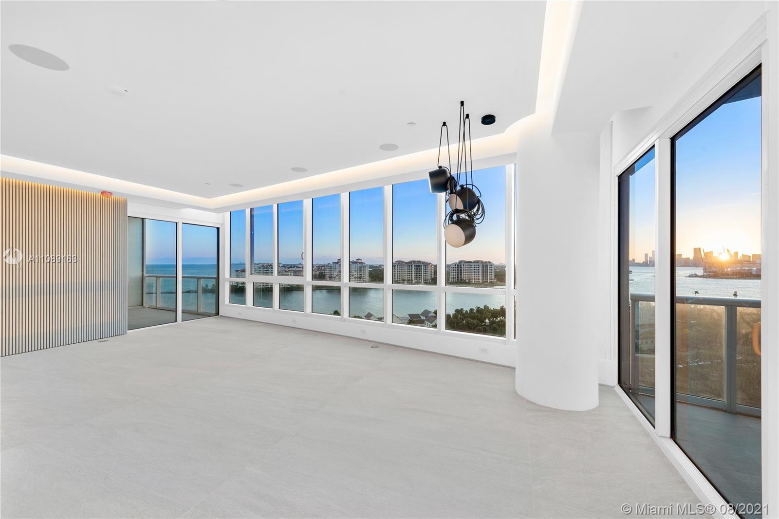 CONTINUUM ON SOUTH BEACH - Residential