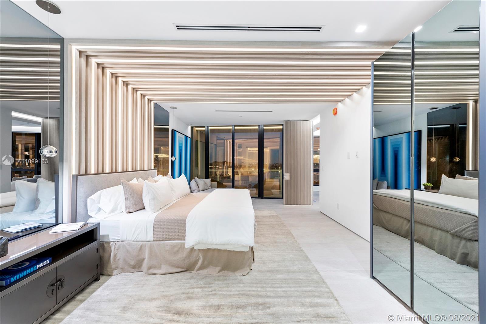 CONTINUUM ON SOUTH BEACH - Residential
