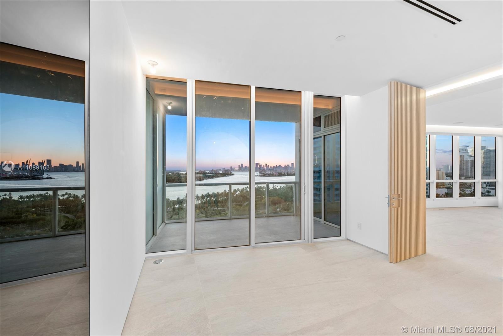 CONTINUUM ON SOUTH BEACH - Residential