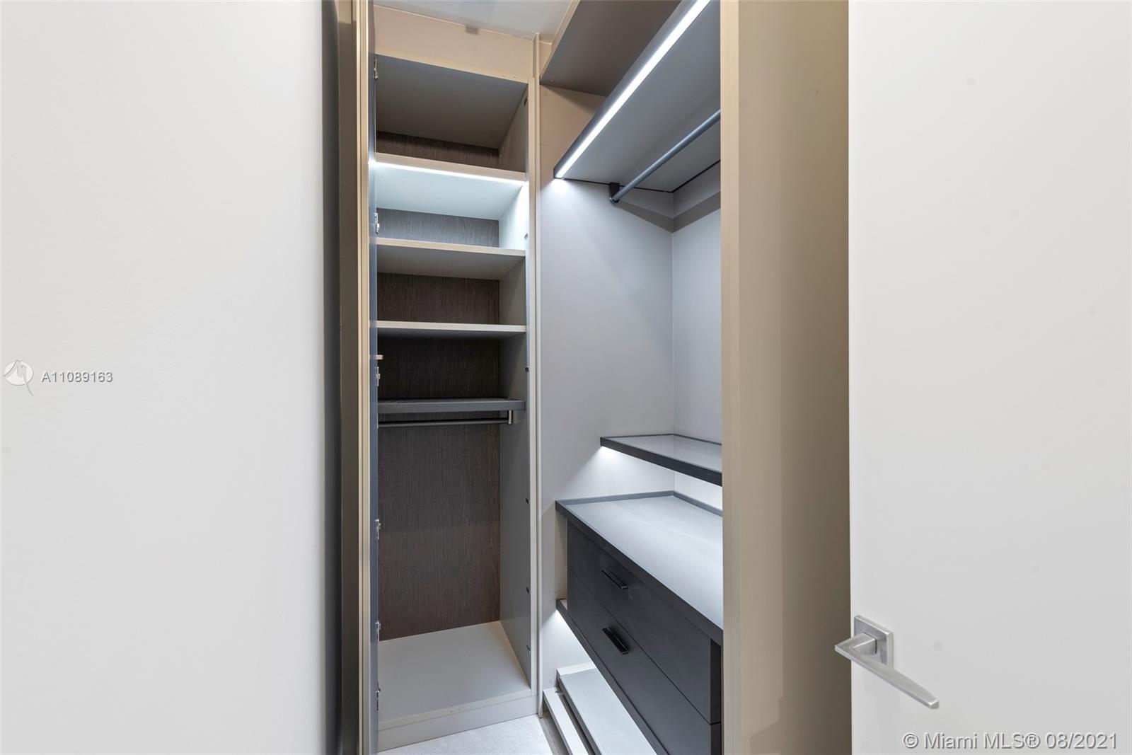 CONTINUUM ON SOUTH BEACH - Residential