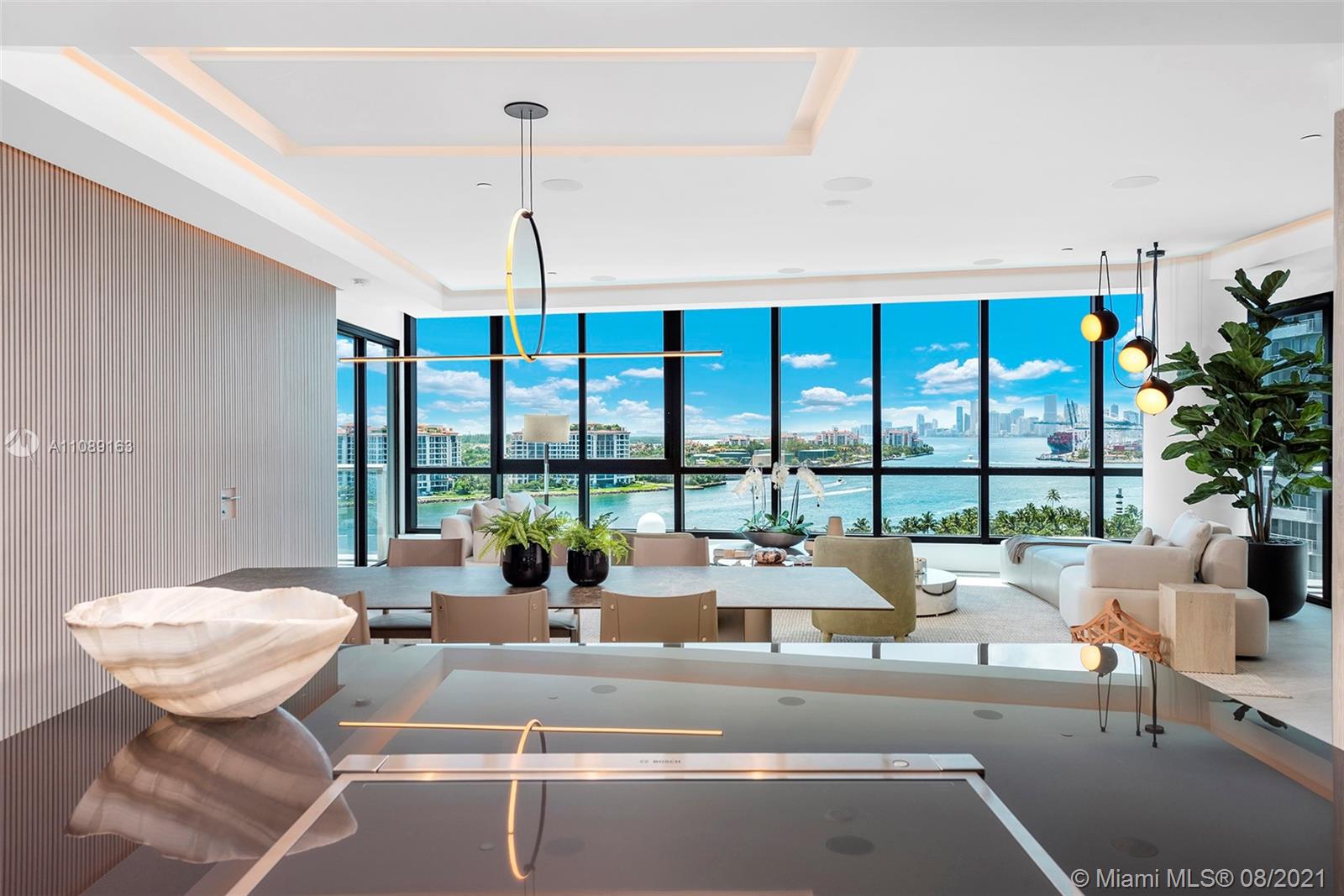 CONTINUUM ON SOUTH BEACH - Residential