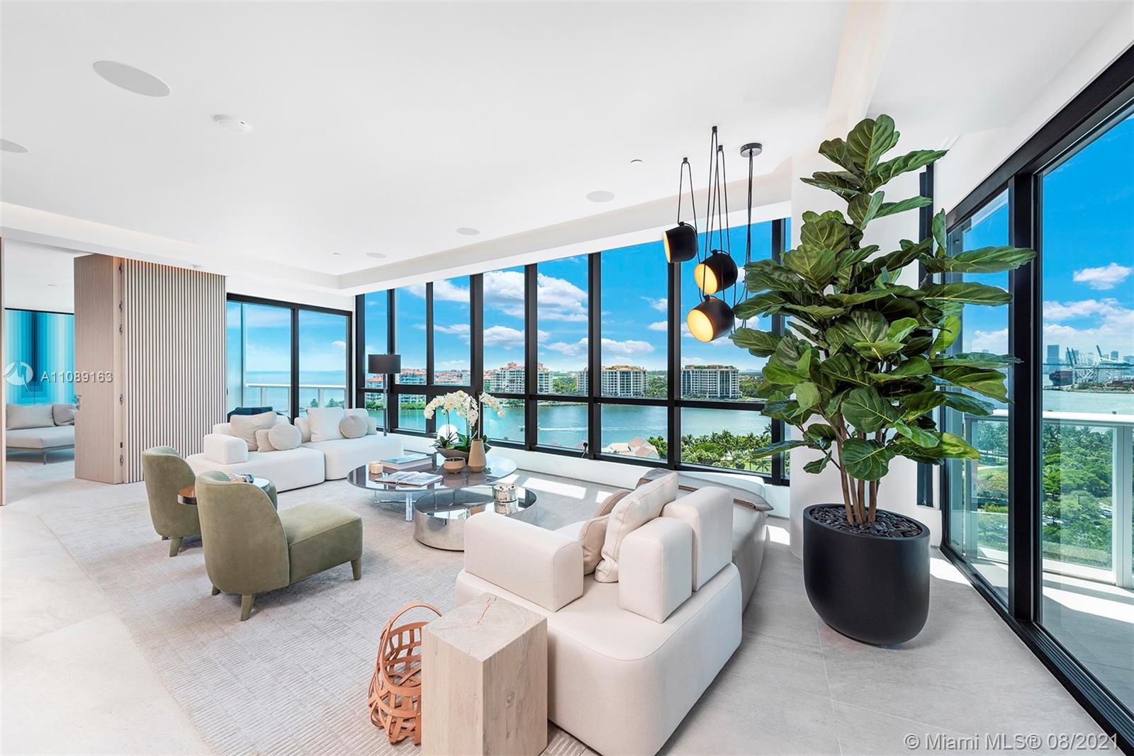 CONTINUUM ON SOUTH BEACH - Residential
