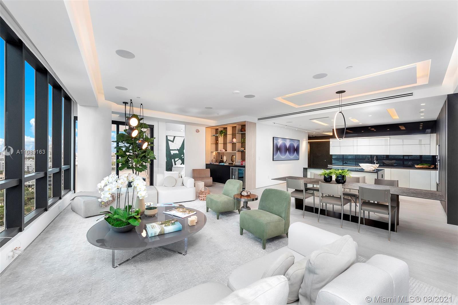 CONTINUUM ON SOUTH BEACH - Residential