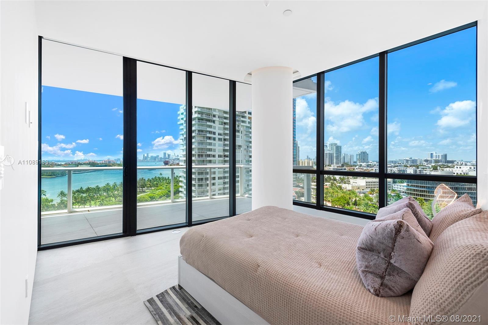 CONTINUUM ON SOUTH BEACH - Residential